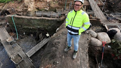 Kindlustatud kaldaserv Siuru ehitusaugus tekitab elevust. Sadamakohast rääkida on veel ennatlik