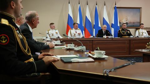 Venemaa tühistas Ukraina ohu tõttu taas Peterburi mereväeparaadi