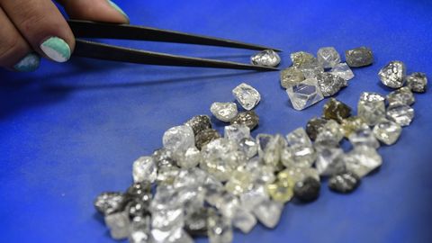 Venemaa pakub müüdud kulla järel teemante