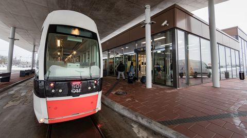 Laupäeval hakkab sõitma lennujaama tramm ja tööd alustavad kolm trolliliini