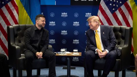 WSJ ⟩ Võitlustes vintskeks osutunud Zelenskõi on võitmas Trumpi soosingut