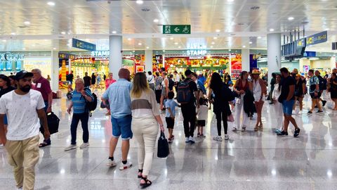 Hispaanias algas suur lennutöötajate streik, mis kestab nädalaid