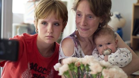 ARVUSTUS ⟩ Ülestähendusi teismeliste emade varjupaigast. Kas parem tulevik on võimalik?