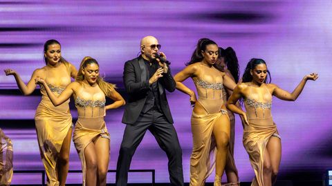 TÄIELIK ŠOKK ⟩ «Pitbull jäi ära, aga meie ei jää ära!» Pettunud eestlased võtsid kontserdi korraldamise enda kätte