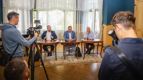 OTSEÜLEKANNE ⟩ Pärnu uus võimuliit allkirjastab koalitsioonileppe