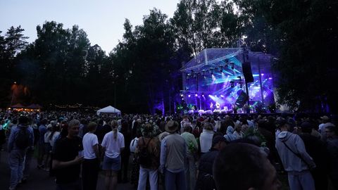 KORRALIK SEGADUS ⟩ Eestlased ootavad ära jäänud kontserdi eest raha tagasi. «Ostsime piletid, broneerisime majutuse, võtsime töölt puhkuse!»