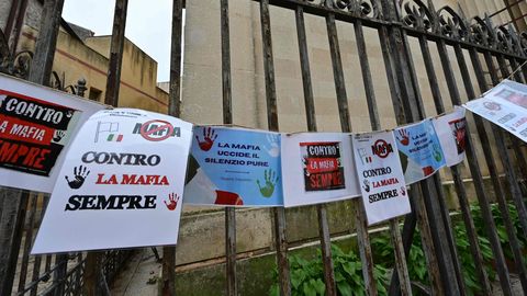 Itaalia maffia püüab täita arsenali Ukraina sõja mustalt turult pärit lahingurelvadega