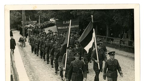 JAAK VALGE ⟩ Kas juunipunased üritasid korraldada Eestile leebemat saatust?