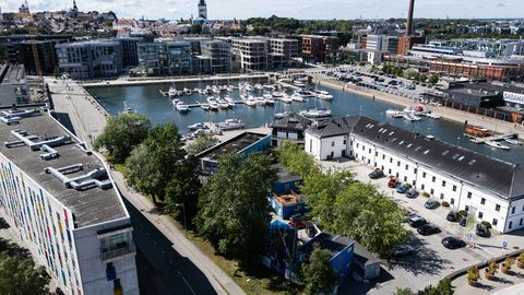Tallinna linn ja Tallinna Sadam vaidlevad Admiraliteedi basseini äärse krundi tuleviku üle
