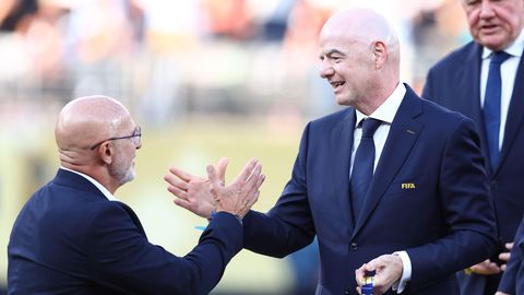 FIFA läheb vastuolulise plaaniga edasi ja kinnitab: keegi ei müü jalgpalli