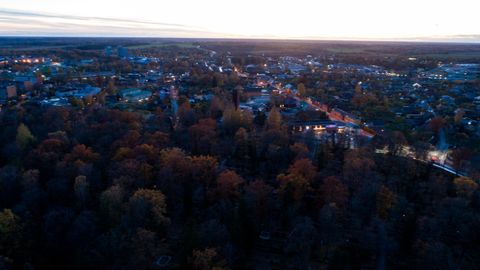 Viljandlasi häirisid neljapäeva hilisõhtul kummalised kärgatused