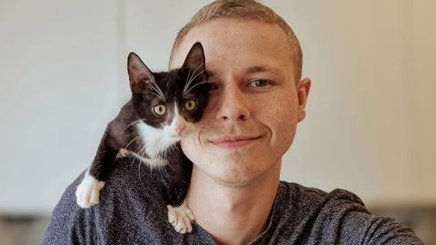 Raplamaa mees hoolitseb ligi 100 kassi eest: «Mõnikord tekib tunne, et rohkem ei suuda»