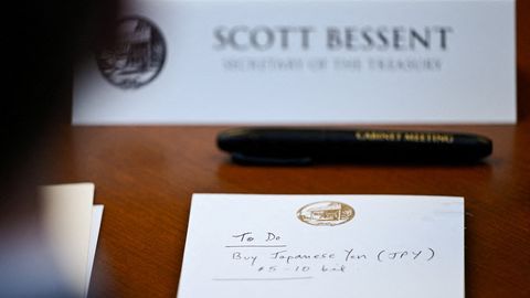Hooletu USA rahandusminister jättis lauale ülitundliku informatsiooni
