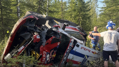 VIDEO ⟩ Raske avarii teinud Ogier viidi koos kaardilugejaga haiglasse