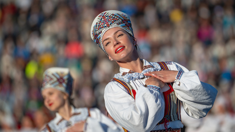 Rahvatants ja võimlemine löövad käed: uus festival tõestab, kuidas liikumine hoiab nii keha, vaimu kui kultuuri
