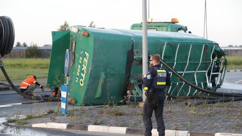 FOTOD JA VIDEO ⟩ Irus läks ümber fekaaliveok, liiklus on sündmuskohal häiritud