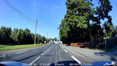 VERDTARRETAV VIDEO ⟩ Kakumäel autoga võidu kihutanud tõuksijuhi kiirus šokeeris pealtnägijaid