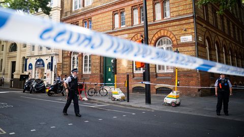 Naine ründas Londoni kesklinnas nelja meest noaga