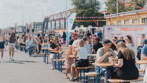 TULED KA? ⟩ Tänavatoit ootab nautlejaid: Tallinn Food Truck Festival vallutab Telliskivi
