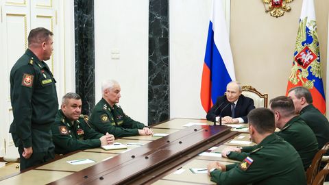 WSJ ⟩ Putin tuunib sõjamasinat, et tuure üles võtta
