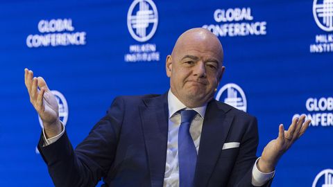 Kas vabandusest piisab? Infantino jätkab tähtsa koosoleku järel FIFA presidendina