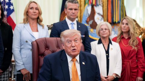 Donald Trump ähvardas minna raketipuudusest teatanute kallale