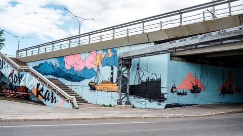 GALERII ⟩ Pärnu maantee viadukti seinad täitusid tänavakunstiga