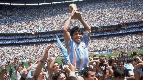 Maradona «jumala käega» löödud palli väärtus kasvab kõrgustesse