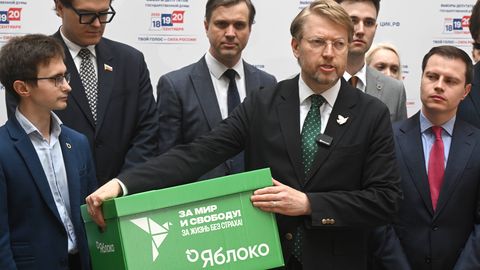 Vene opositsioonipartei Jabloko loodab sõjavastaste noorte abil ületada valimiskünnise