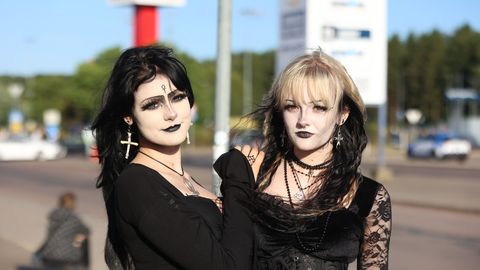 OTSEFOTOD ⟩ Vaata, kuidas kurvameelsusega hiilgav The Cure Tallinnat nutma ajab