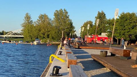 FOTOD ⟩ Pärnu jõkke uppus inimene