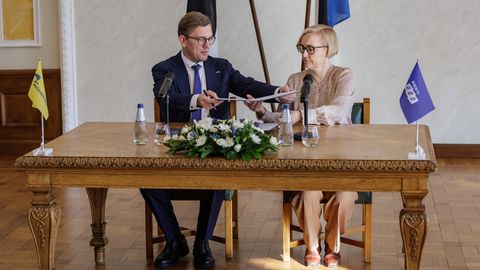 GRAAFIK ⟩ Vaata, kui palju on riigikogus koalitsiooni ja opositsiooni saadikuid