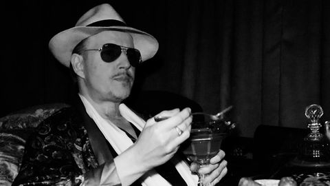 Kultusliku õudusfilmi «Inimsajajalgne» režissöör teatas rängast hulgiskleroosi diagnoosist