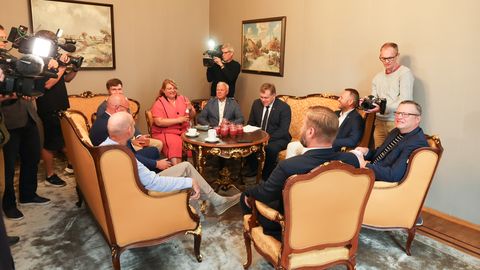 GALERII ⟩ Madise: kui riigikogu liikmed piisavas enamuses leiavad, et peaksin riigi teenimist jätkama presidendina, olen nõus kandideerima