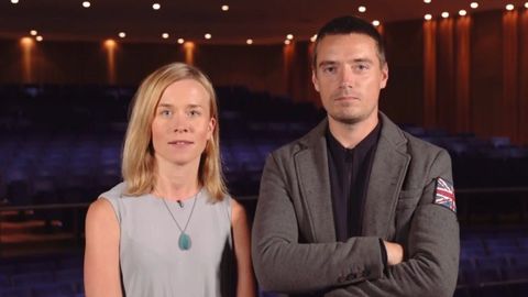 KLÕPS ⟩ Evelin ja Priit Võigemast poseerisid ühiselt poja lõpetamisel