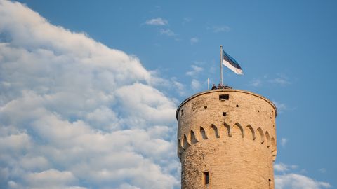 Võidupühal ja jaanipäeval lehvivad Eesti lipud