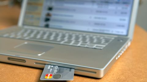 Pärnakas kaotas kelmidele üüratu summa