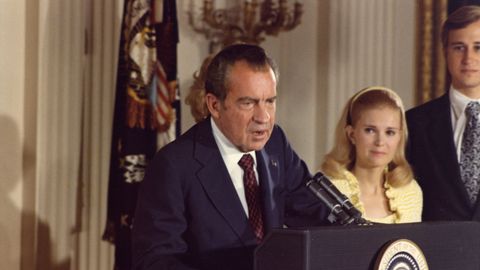 TÄNA AJALOOS ⟩ Richard Nixonist sai ainus ameti maha pannud USA president